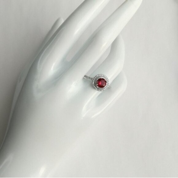 Ruby CZ Halo ring  in sterling silver size 6 🆕 - Picture 5 of 6